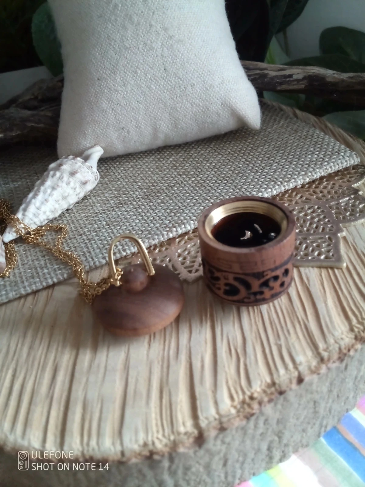 Collier bohème pendentif urne en bois – photo 2